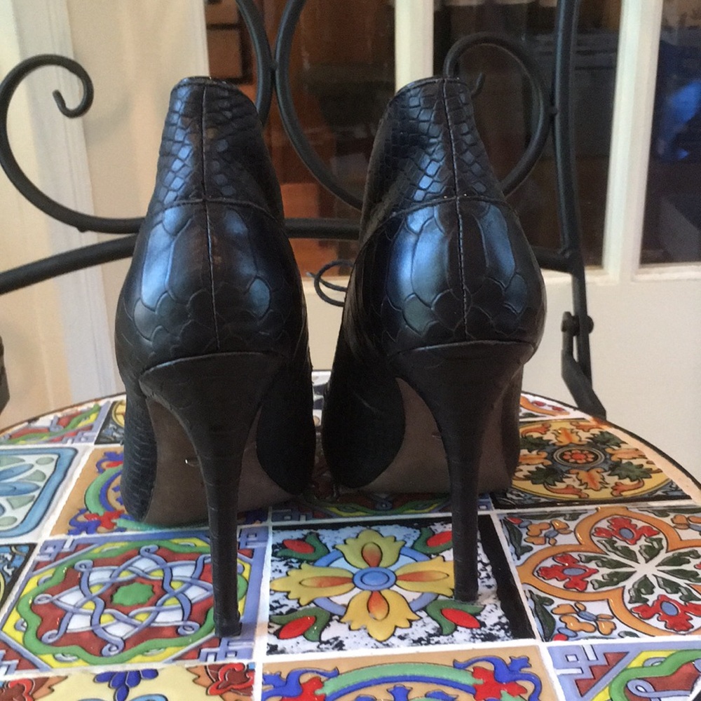 Pour La Victoire black Snakeskin heels - Picture 4 of 6